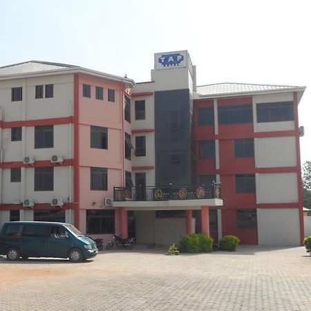 Tap Hotel Bolgatanga Экстерьер фото